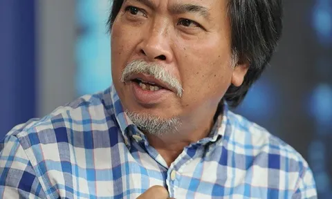 TRONG TIẾNG VỌNG NHỮNG MÙA SEN ĐÃ CHẾT