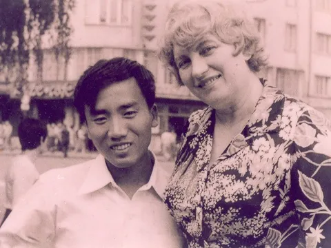 MỘT THOÁNG HOÀNG THU HÀ