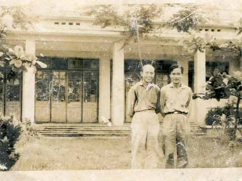 Bố tôi, Phạm Đức Hóa – Người đặt nền móng cho trường Đại học Ngoại ngữ